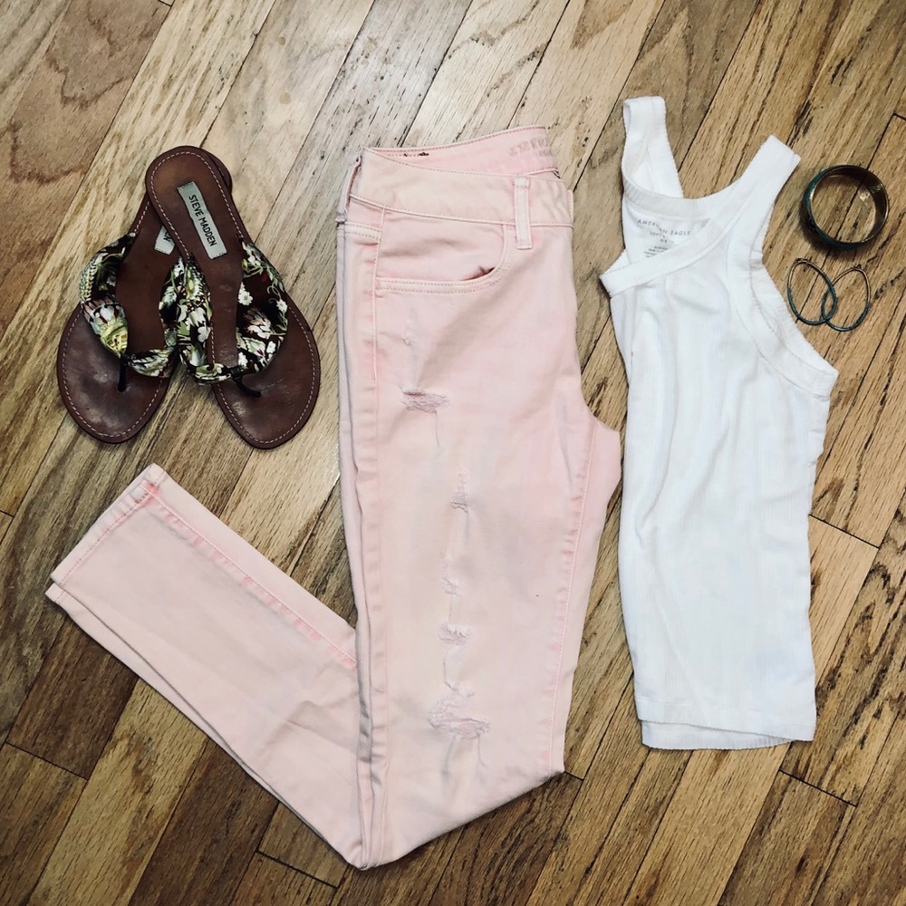 Light coral distressed skinny jean